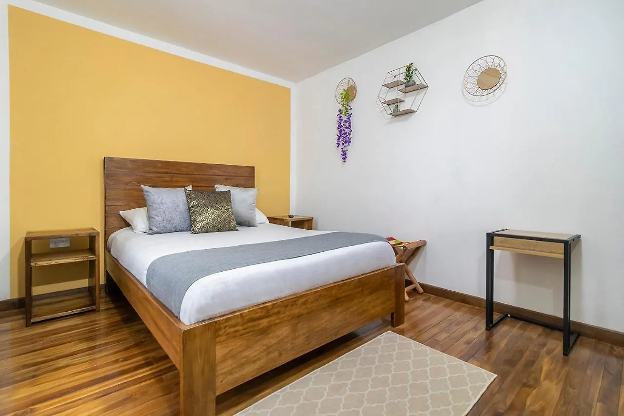 Bed & Breakfast Corazon Del Molino Corferias Bogota- Embajada Americana